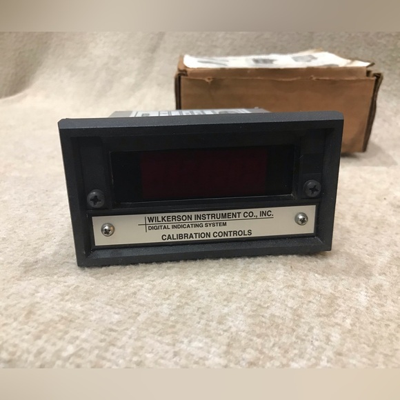Wilkerson DIS471 Process Indicator 115VAC 420mADC
Digital 
Calibration Controls - Picture 6 of 13